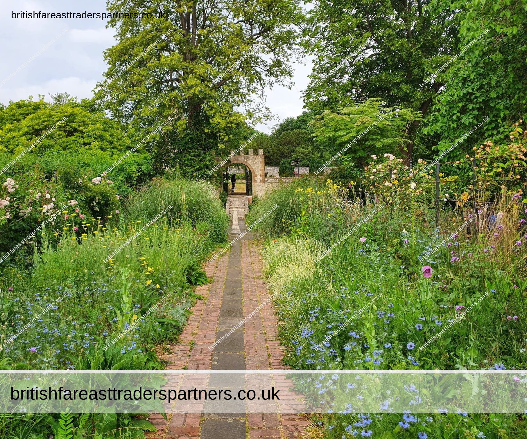Beautiful Parks & Garden walks in England: Preston Park & Gardens Brighton United Kingdom, Preston Manor House Walled Secret Garden
