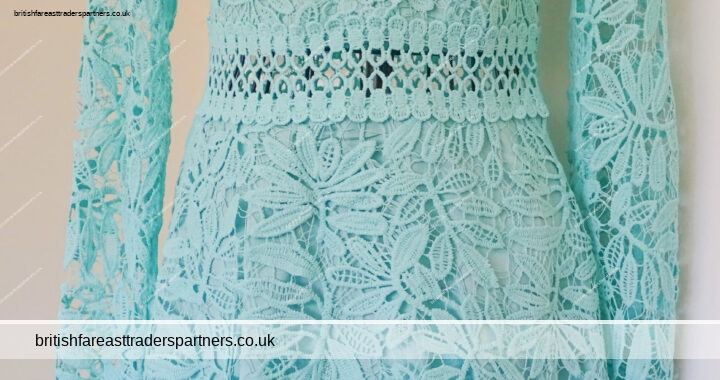 LIGHT GREEN “BOOHOO”  PARTY COCKTAIL SKATER LACE DRESS UK 10