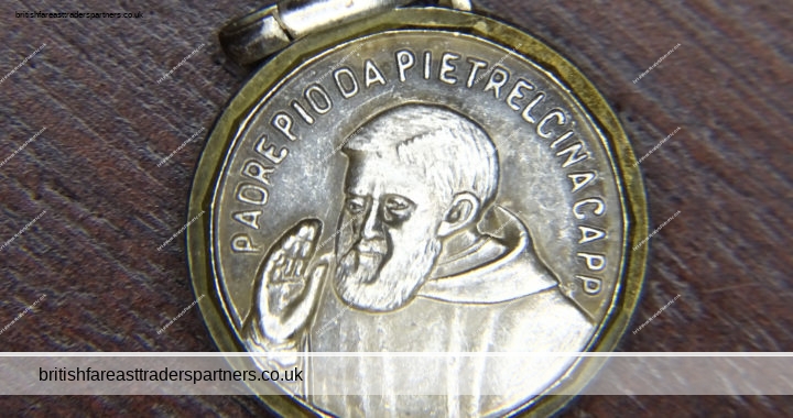 VINTAGE BEATIFICATION 2-05-99 Padre Pio Da Pietrelcina CAPP RELIC Medal Pendant Charm