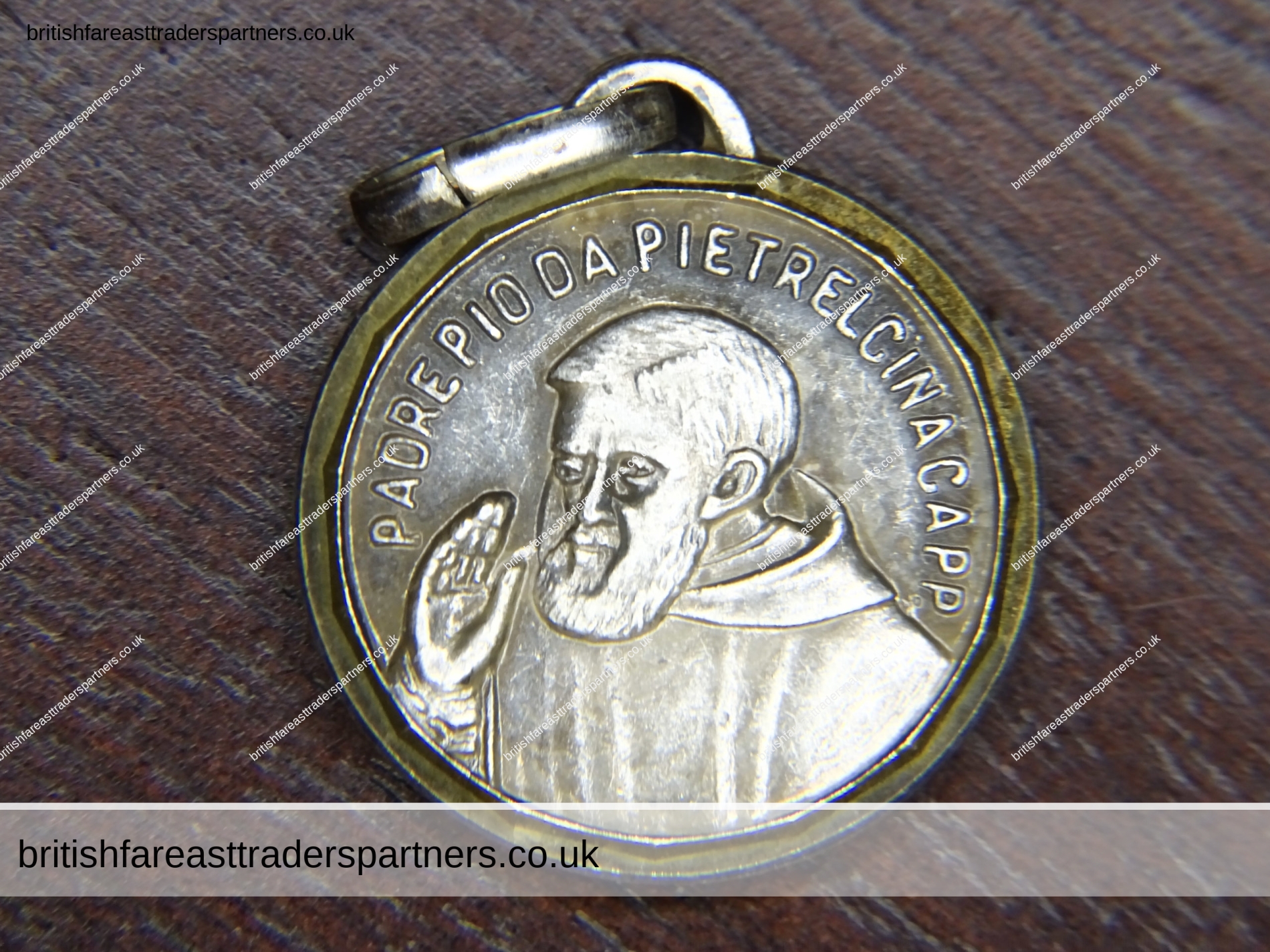 VINTAGE BEATIFICATION 2-05-99 Padre Pio Da Pietrelcina CAPP RELIC Medal Pendant Charm