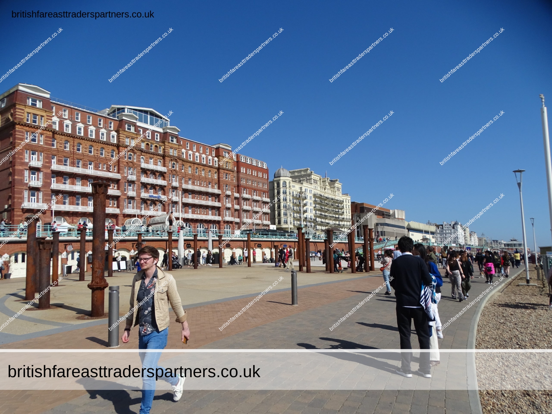 ANOTHER SUNNY DAY IN SPRINGTIME: A LOVELY WALK IN BRIGHTON BEACH AND SEAFRONT, ENGLAND