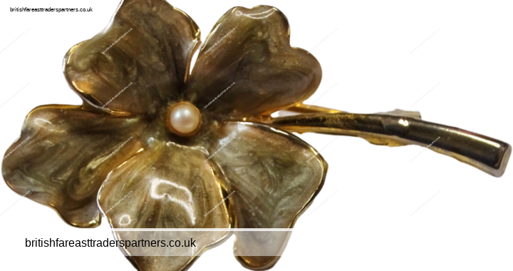 VINTAGE DOGWOOD FLOWER PEARLESCENT ENAMEL 3.5 cm Long BROOCH LADIES’ FASHION VINTAGE COSTUME JEWELLERY