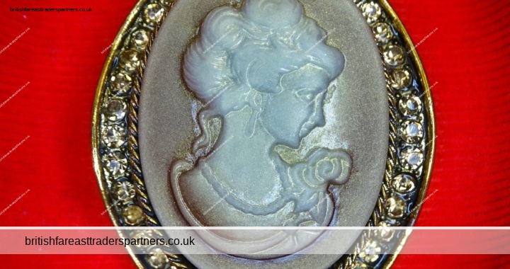 VINTAGE Style LADY CAMEO BROOCH “VICTORIAN REVIVAL” Antique Gold Colour Brooch