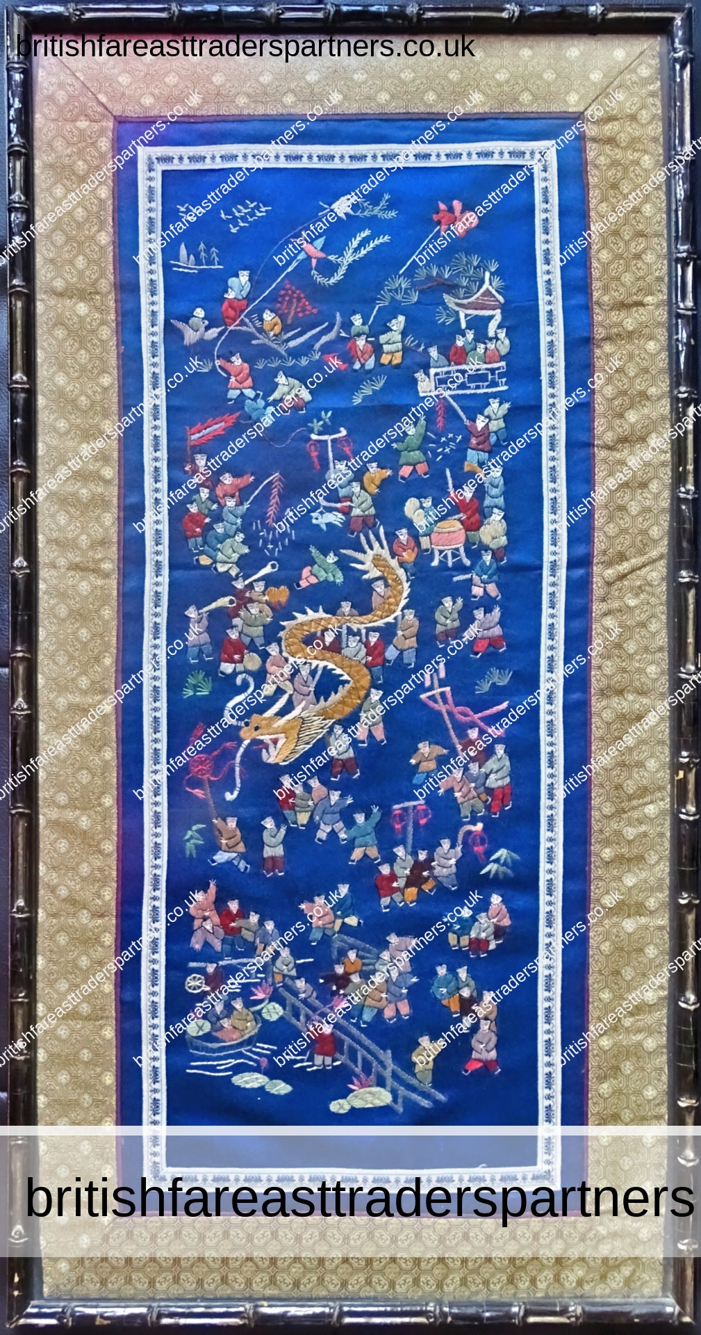VINTAGE CHINESE EMBROIDERED SILK PANEL “FESTIVAL / CELEBRATION SCENE” SILK PANEL | CHINESE / ASIAN / ORIENTAL COLLECTABLES | VINTAGE | ANTIQUES | COLLECTABLES | ART | HERITAGE | LIFESTYLE | CULTURE