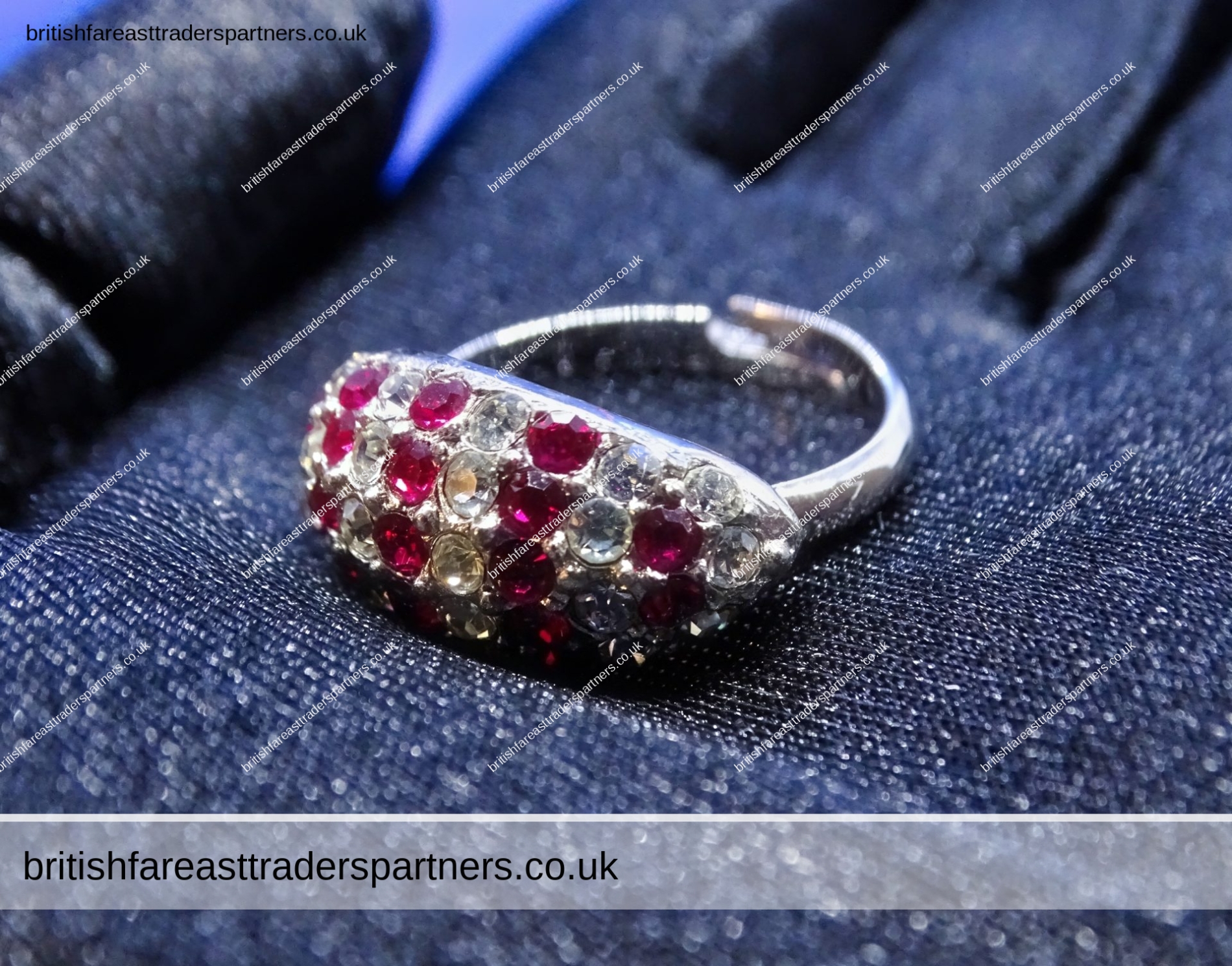 SPARKLY COCKTAIL RING FAUX RUBY & RHINESTONES ADJUSTABLE | COCKTAIL / STATEMENT RINGS |  PARTY | NIGHT OUT | DATE NIGHT | COSTUME JEWELLERY | FASHION | LIFESTYLE
