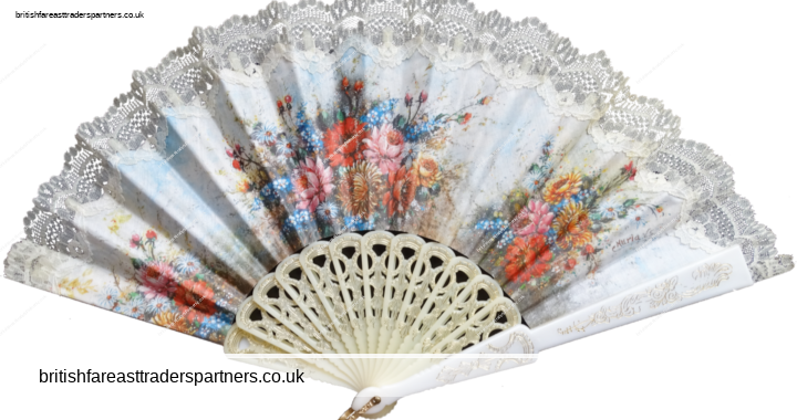 VINTAGE Fabric & Lace FLOWER/FLORAL PRINT FOLDING HAND FAN Signed Nuria V.S.