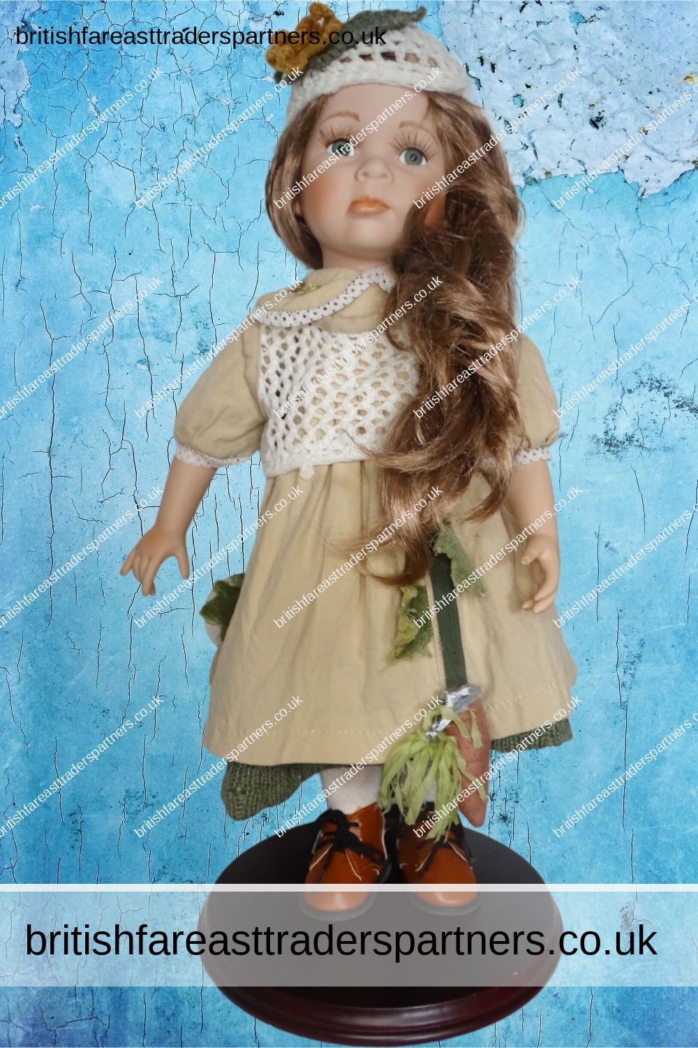 VINTAGE 19 INCHES PORCELAIN DOLL STRAWBERRY BLONDE DOLL IN BROWN DRESS VINTAGE | CERAMICS | PORCELAIN |  COLLECTABLES | HOBBIES & PASTIMES | DECORATIVE COLLECTABLES | DOLLS | FASHION | BEAUTY |  CULTURE | HERITAGE | LIFESTYLE
