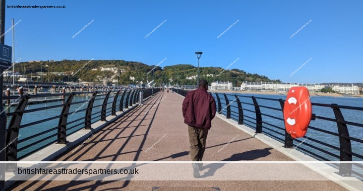 ENJOYING A DAY OUT IN THE SEAFRONT OF THE LOVELY PORT TOWN OF DOVER, KENT, SOUTH EAST ENGLAND