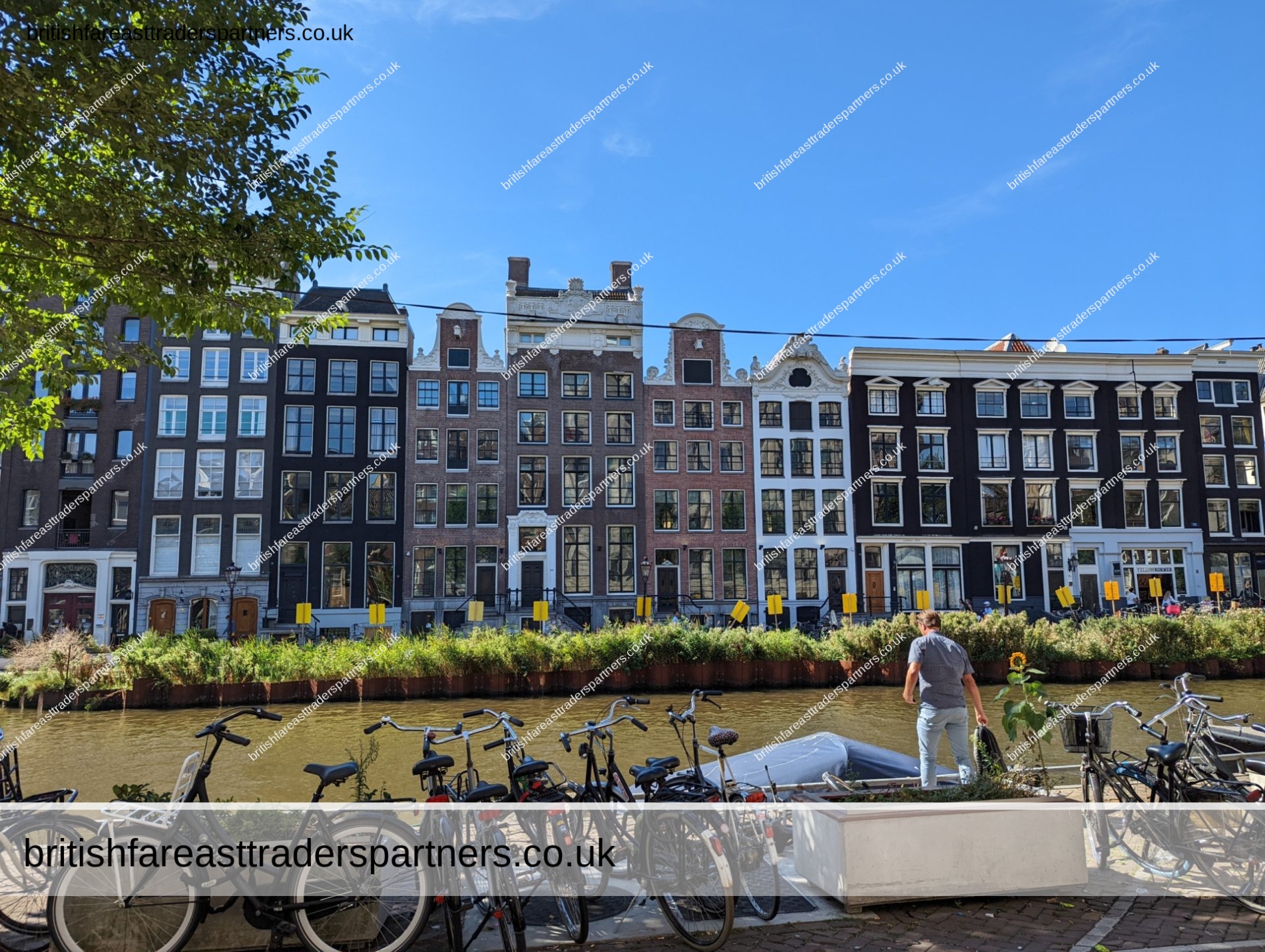 Join us on a LEISURELY STROLL as we explore the leafy JORDAAN DISTRICT and the BLOEMENMARKT (Flower Market) in the Capital City of AMSTERDAM, The NETHERLANDS.