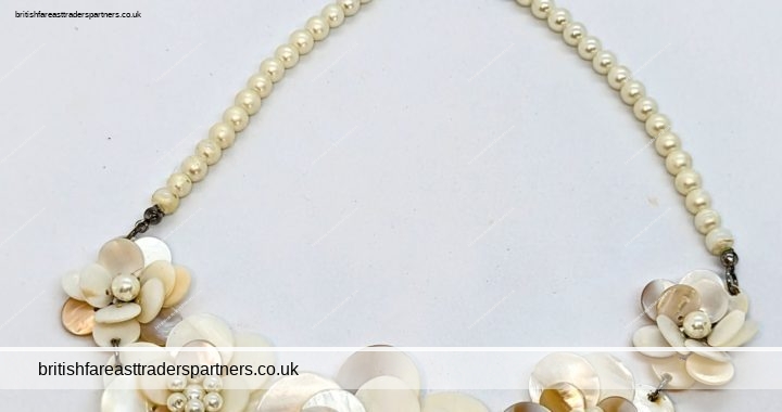 VINTAGE Off-White Faux Pearl & Mother of PEARL Floral Summer STATEMENT NECKLACE
