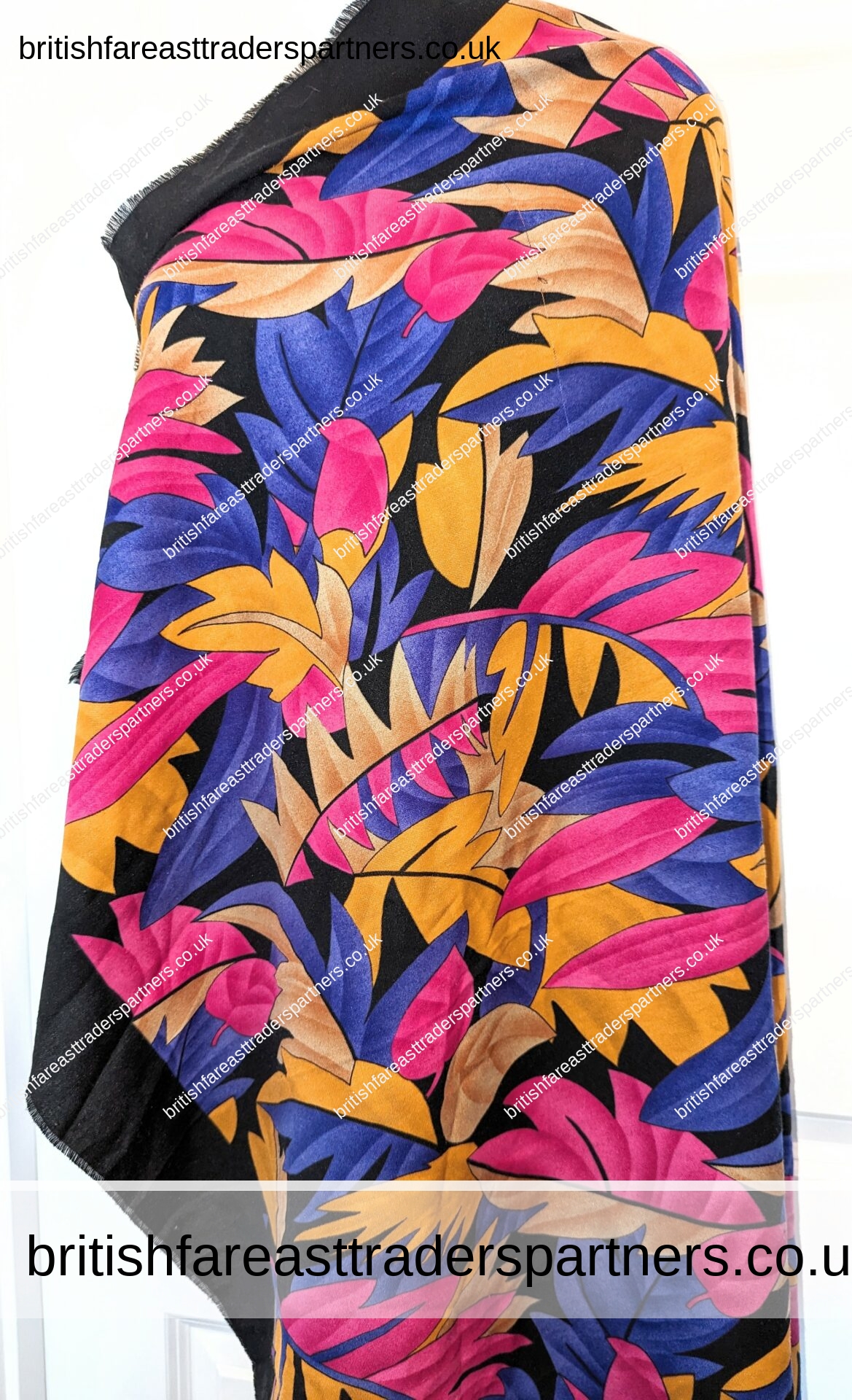 VINTAGE Bold and Bright BIG LEAVES Graphic Design Raw Edge SQUARE SCARF