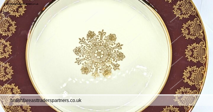 VINTAGE Opulent MIDWINTER ENGLAND Semi-porcelain Maroon & Gilt Dinner Plate